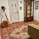 La Casona De Tito